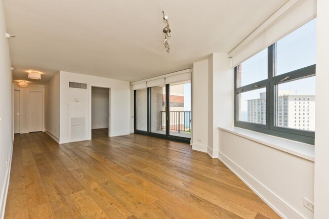 Foto del edificio - 1 bedroom in Chicago IL 60613