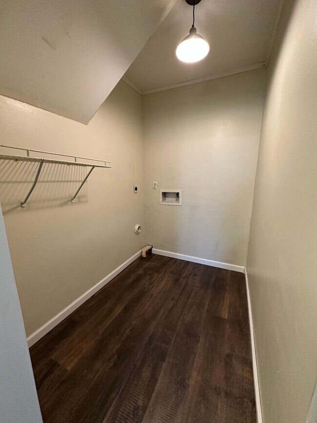 Foto del edificio - Beautiful 4 Bed / 2.5 Bath w/ 2-car garage & fenced yard –  Move-In Ready!