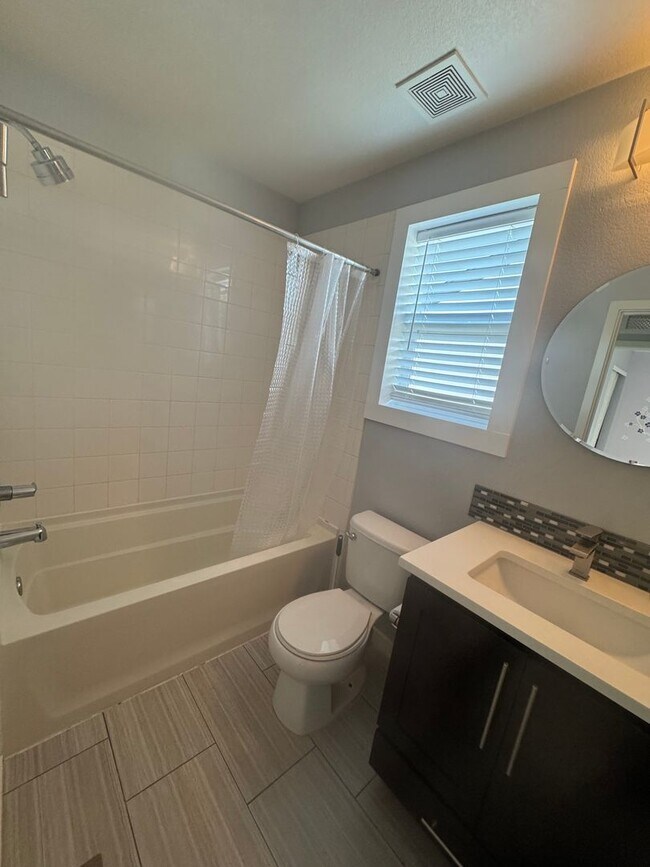 Building Photo - 10816 Truckee Cir