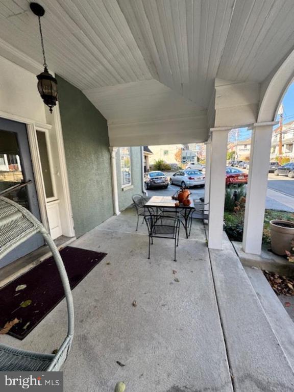 Foto del edificio - 4 W Athens Ave