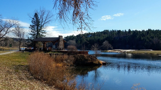 Foto del edificio - 4229 Canyon Lake Dr