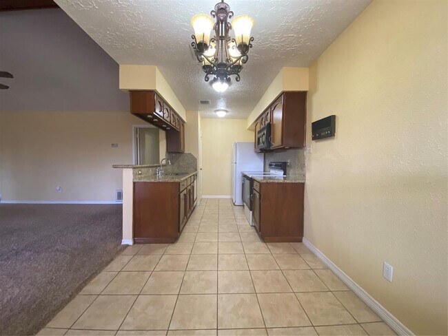 Foto del edificio - 1123 River Rock Dr
