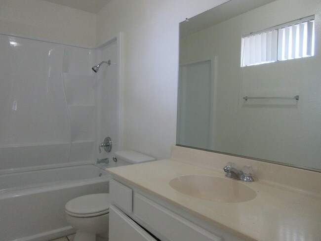 Foto del edificio - 1402 N Durant St