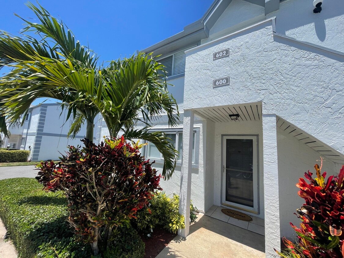 600 Beach Park Ln, Cape Canaveral, FL 32920 Condo for Rent in Cape