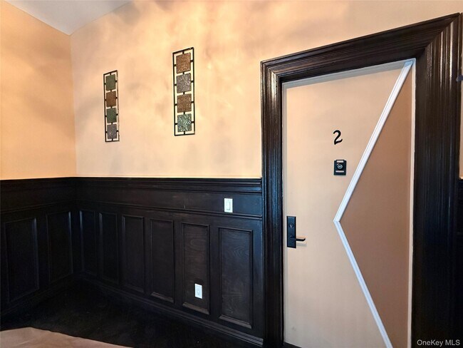 Foto del edificio - 222 Primrose Ave