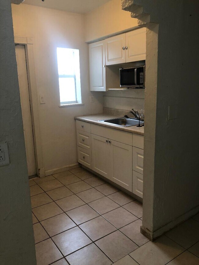 Foto del edificio - 1724 Rodman St