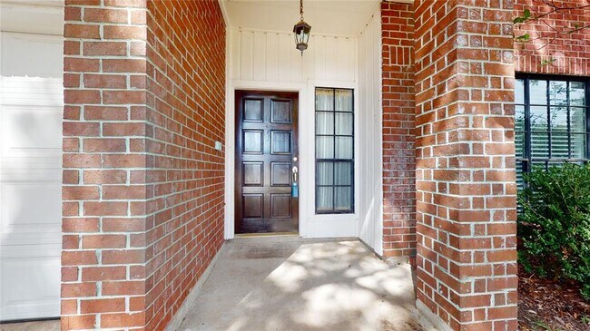 Building Photo - 2214 Old Dixie Dr