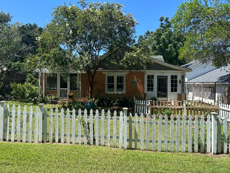 Foto principal - 102 Gaston Ave