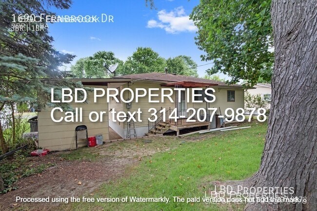Building Photo - 1690 Fernbrook Dr