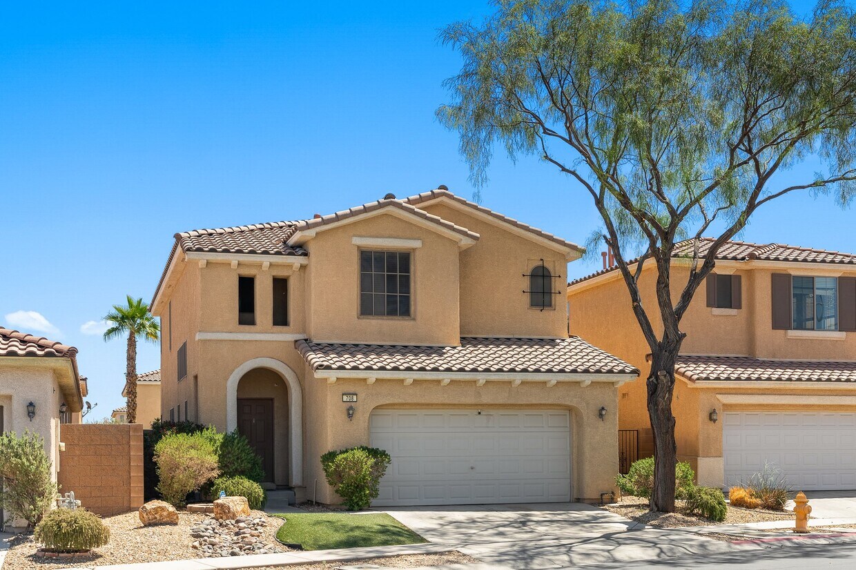 Foto principal - 708 Blue Barrel St