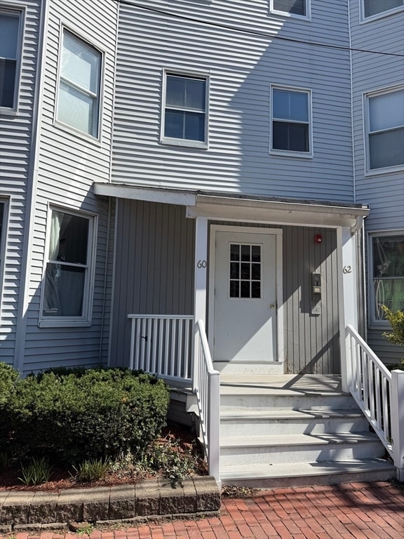 Building Photo - 60 Pleasant St