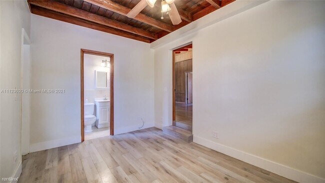 Foto del edificio - 3 br, 2 bath House - 4451 SW 10th St