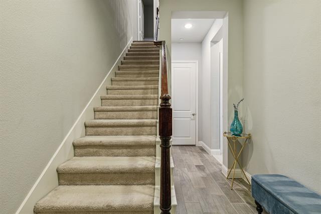Foto del edificio - 593 W Royal Ln
