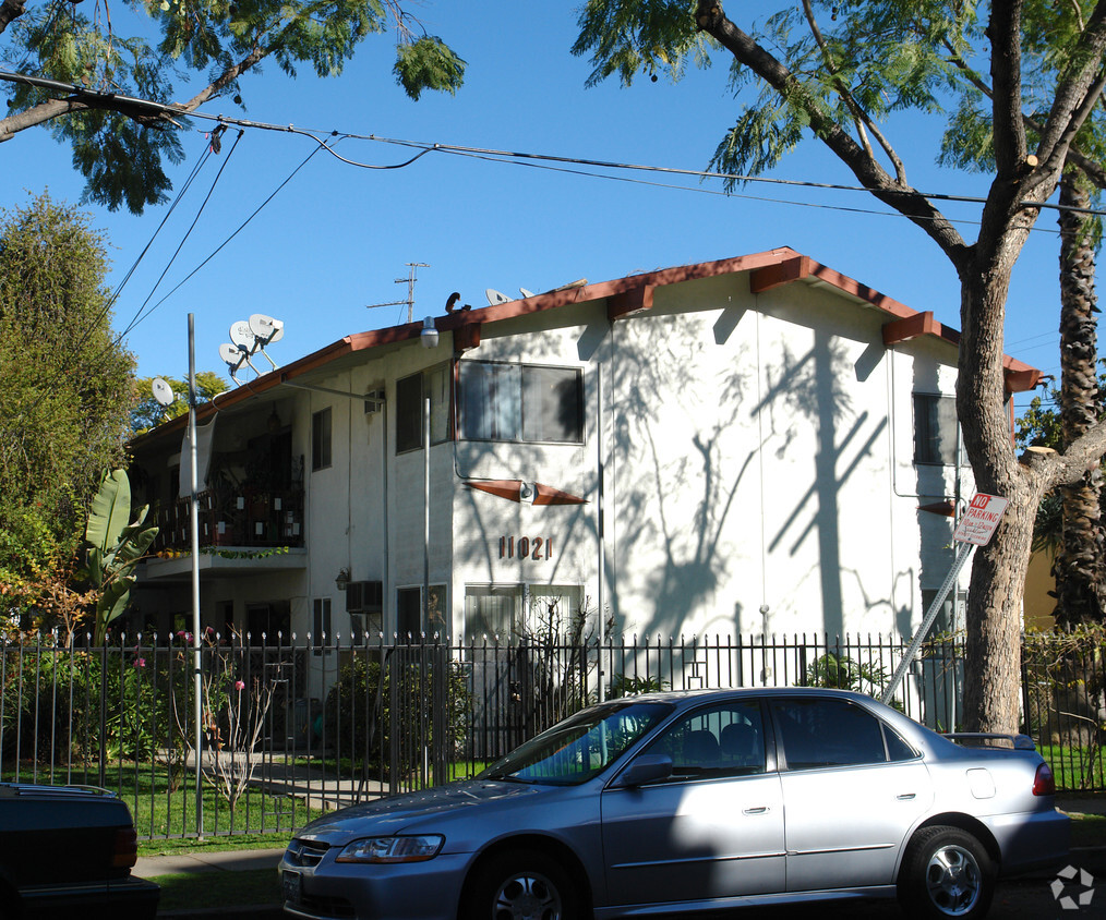 Foto principal - 11021 Hesby St