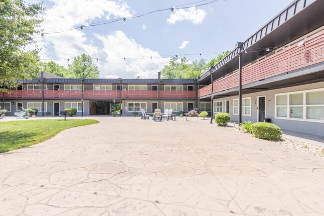 Foto del edificio - 2000 Patio Ct