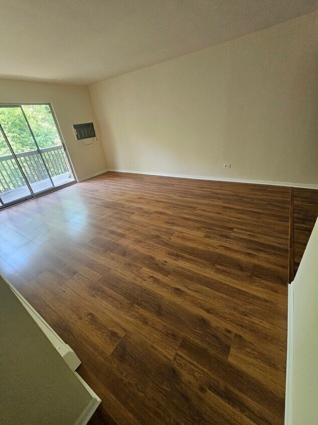 Foto del edificio - 8000 Archer Ave