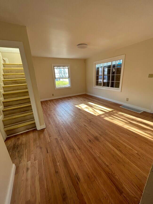 Living room - 4601 E 10th Ave