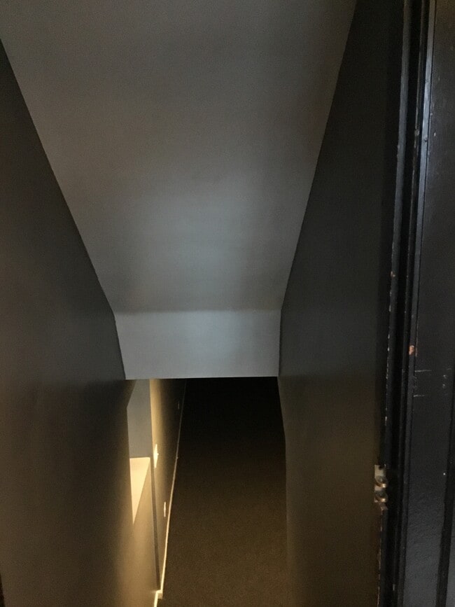 Entrada - 7516 S Paxton Ave