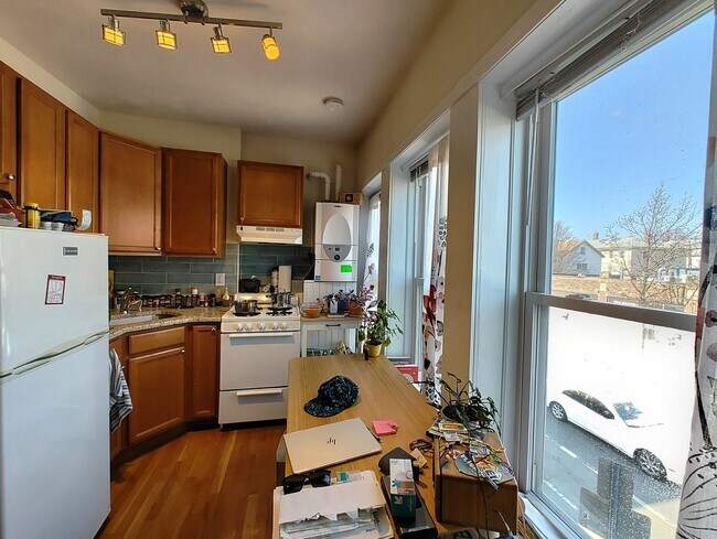 Foto del edificio - 1056 Cambridge St