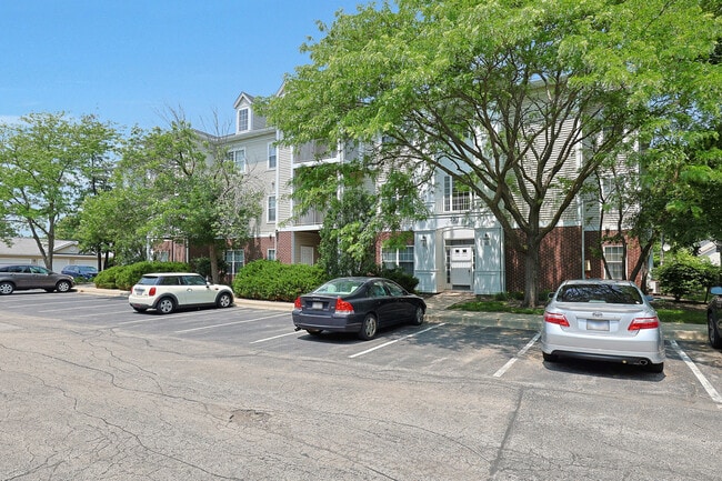 Building Photo - 3317 Stratford Ct