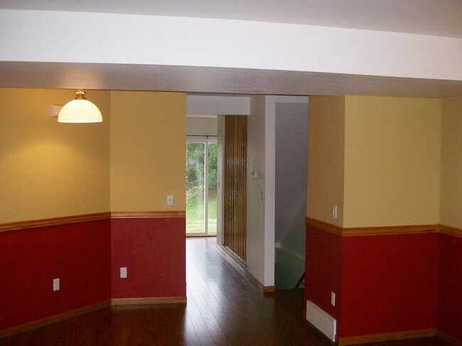 Foto del edificio - 2900 Ross Dr