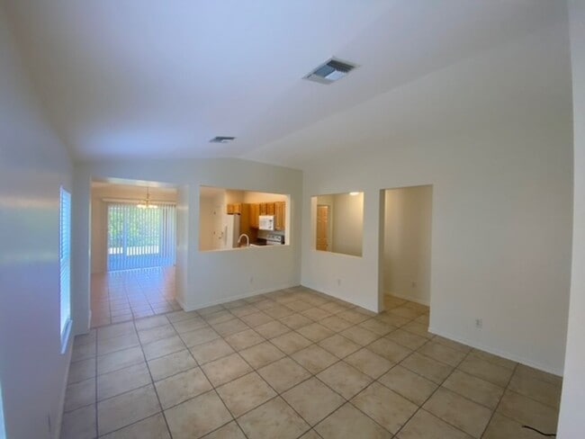 Building Photo - Now Leasing !