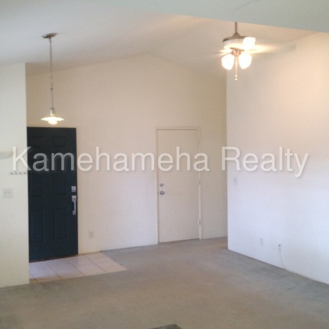 Foto del edificio - Royal Kunia - 3 bedroom 2 bath 2 car garage