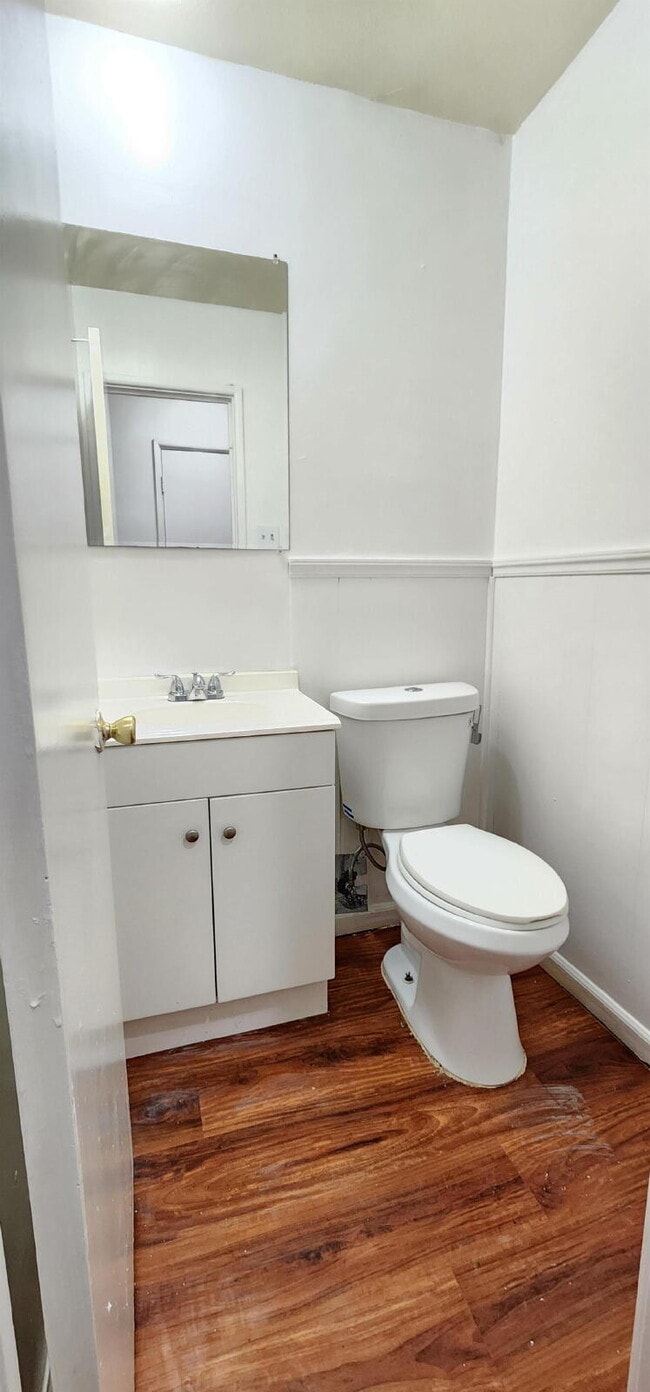 Foto del edificio - Spacious Renovated Townhome Near Highways & Lambert Airport