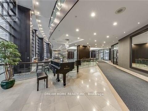 Photo du bâtiment - 33 Sheppard Ave E