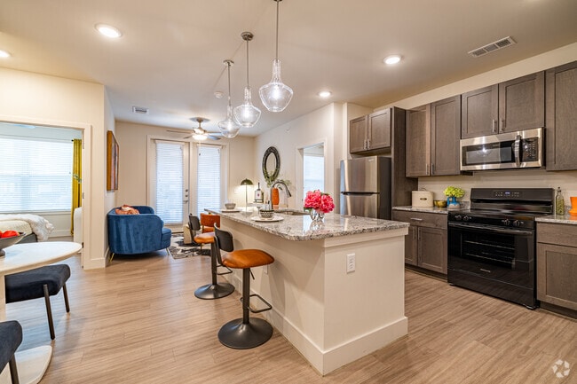 2BR, 2BA - 960SF - Kitchen - Palladium East Foster Crossing