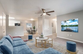 Building Photo - Pointe at 731
