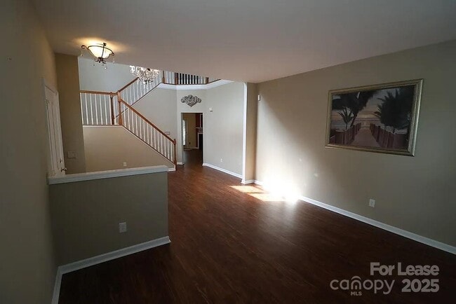 Building Photo - 10979 Princeton Village Dr