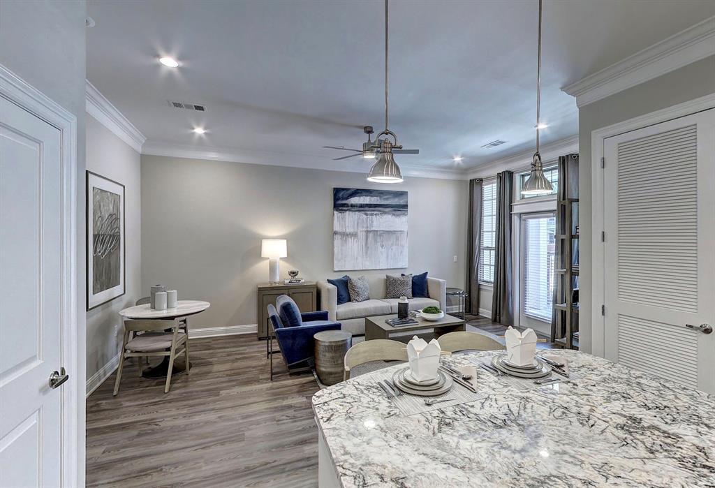 Foto principal - 2111 Austin St