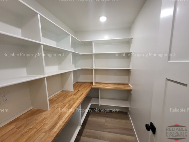 Foto del edificio - 557 Sagebrush St