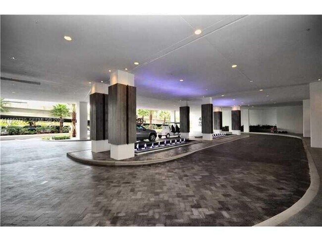 Building Photo - 400 Sunny Isles Blvd