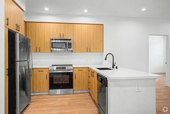 2BR, 2BA - 960SF - Kitchen - Cirrus Redwood City