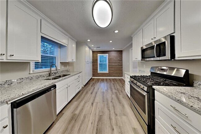 Foto del edificio - 1102 Canterbury Ln