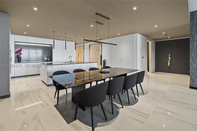Building Photo - 300 Biscayne Blvd