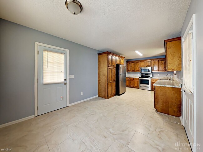 Foto del edificio - 601 Rapids Rd
