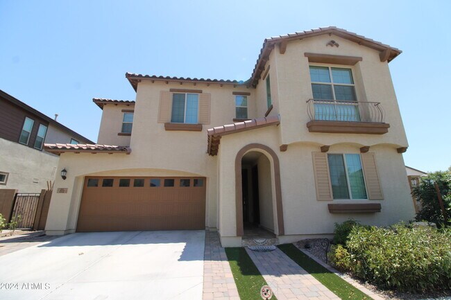 Building Photo - 213 E Lantana Dr