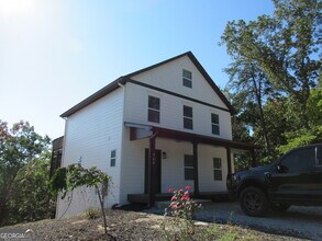 Building Photo - 765 Old Kerns Rd