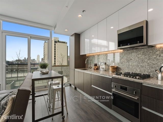 Foto del edificio - 1 br, 1 bath Apartment - 1100 N Wells St