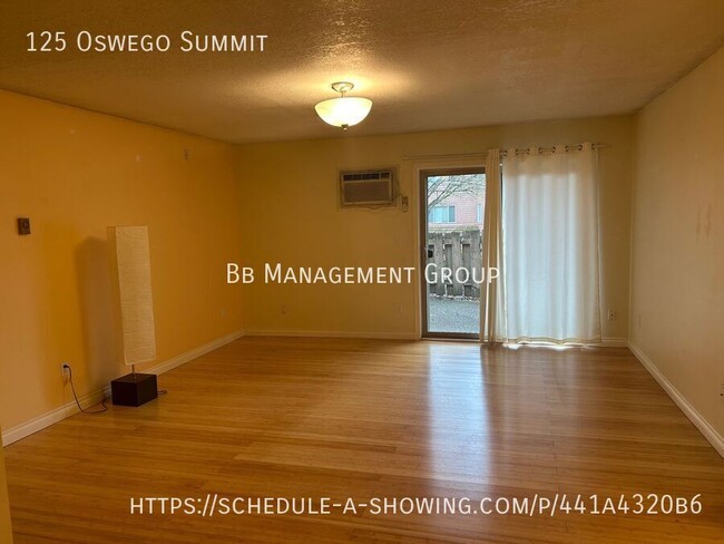 Building Photo - Spacious Mt. Park Lake Oswego Condo - Larg...