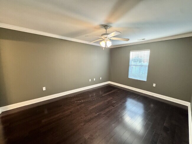 Building Photo - 2 bedroom townhome in Seneca