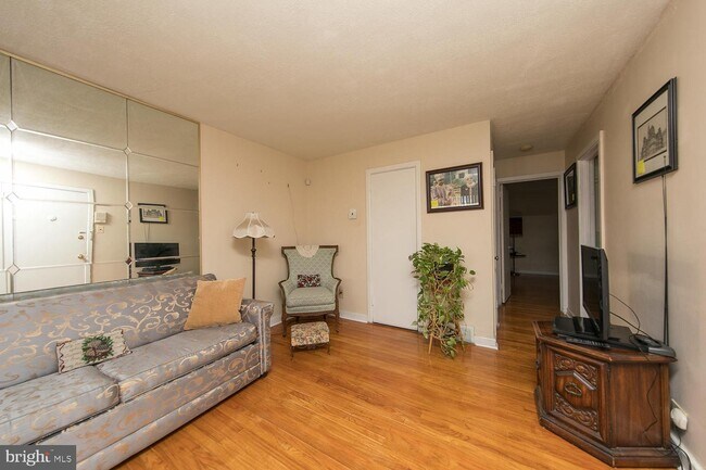 Foto del edificio - 7972 Gilbert St