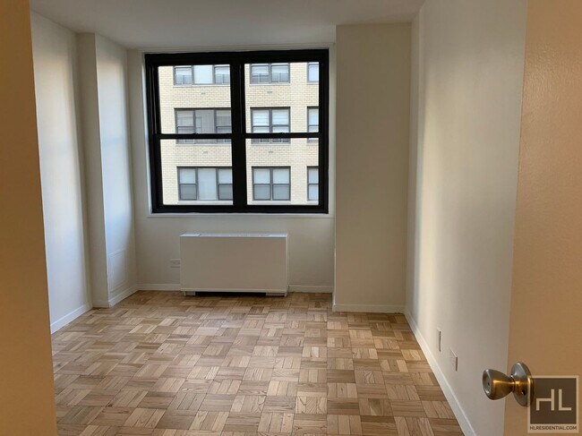 Foto del edificio - EAST 49 STREET