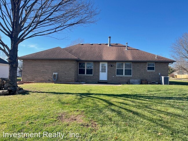 Building Photo - 3 br, 2 bath House - 1790 N Pearson Dr.