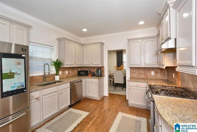 Building Photo - 221 Castlehill Dr