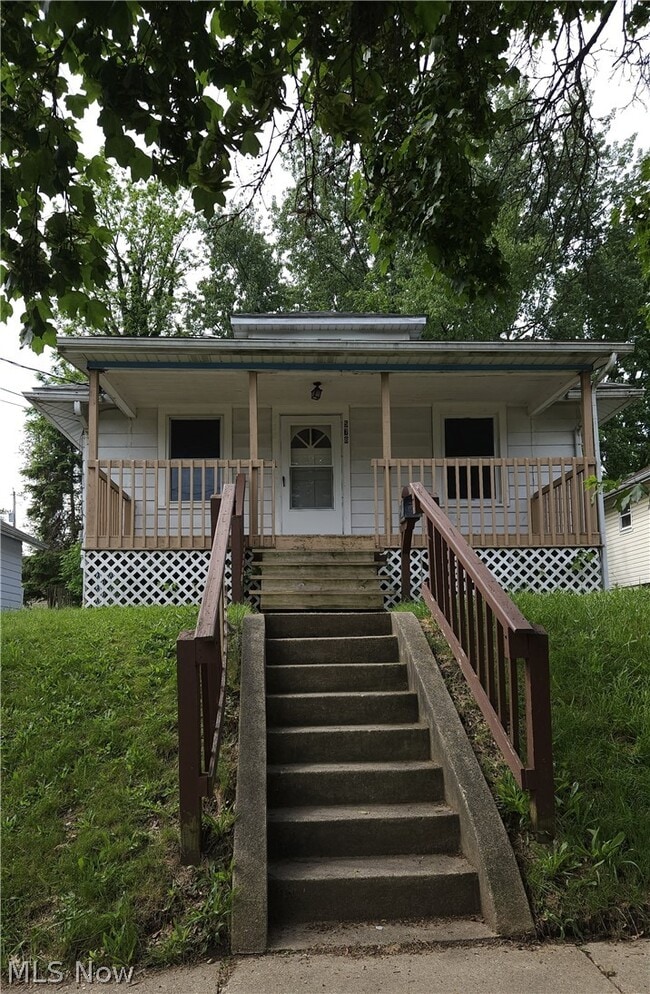 Building Photo - 578 Plum Ave