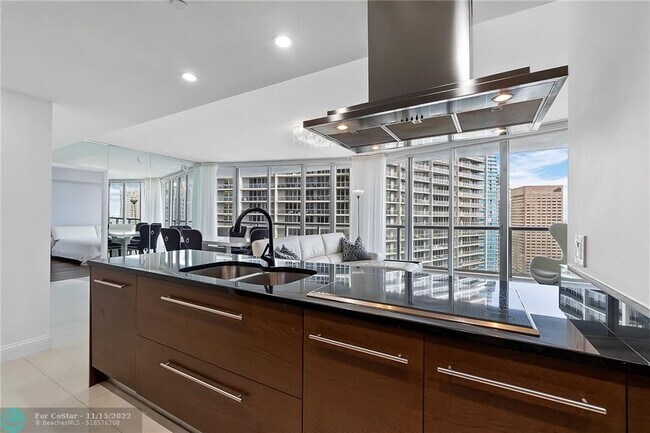 Foto del edificio - 495 Brickell Ave
